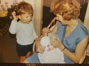 baby in armen moeder